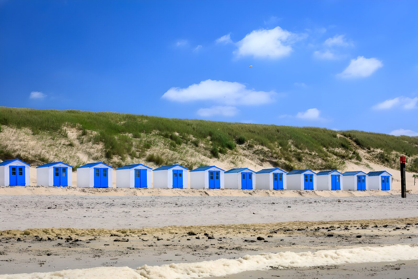 CW2252007: Strandhuisjes aan de kust