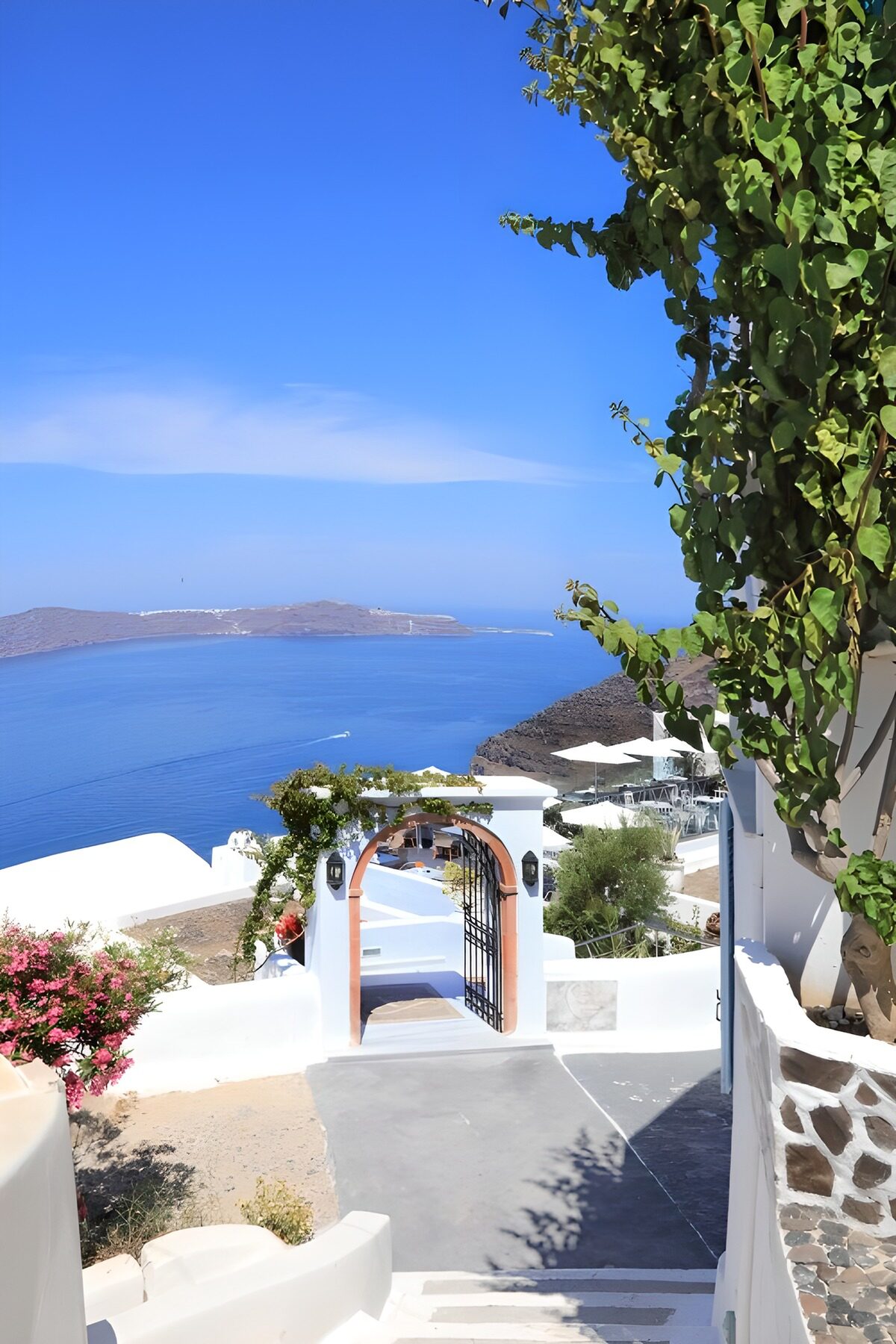 CW8707701: Uitzicht op de zee in Santorini