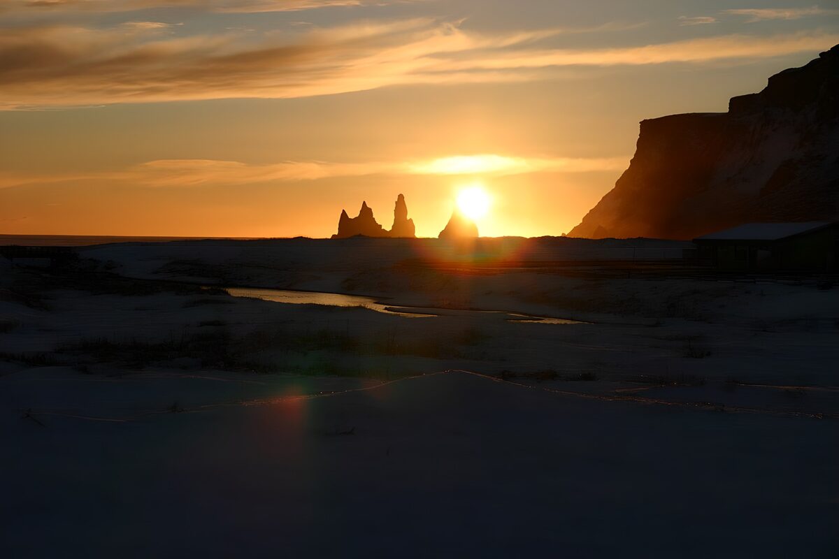 Adembenemende zonsondergang op het strand