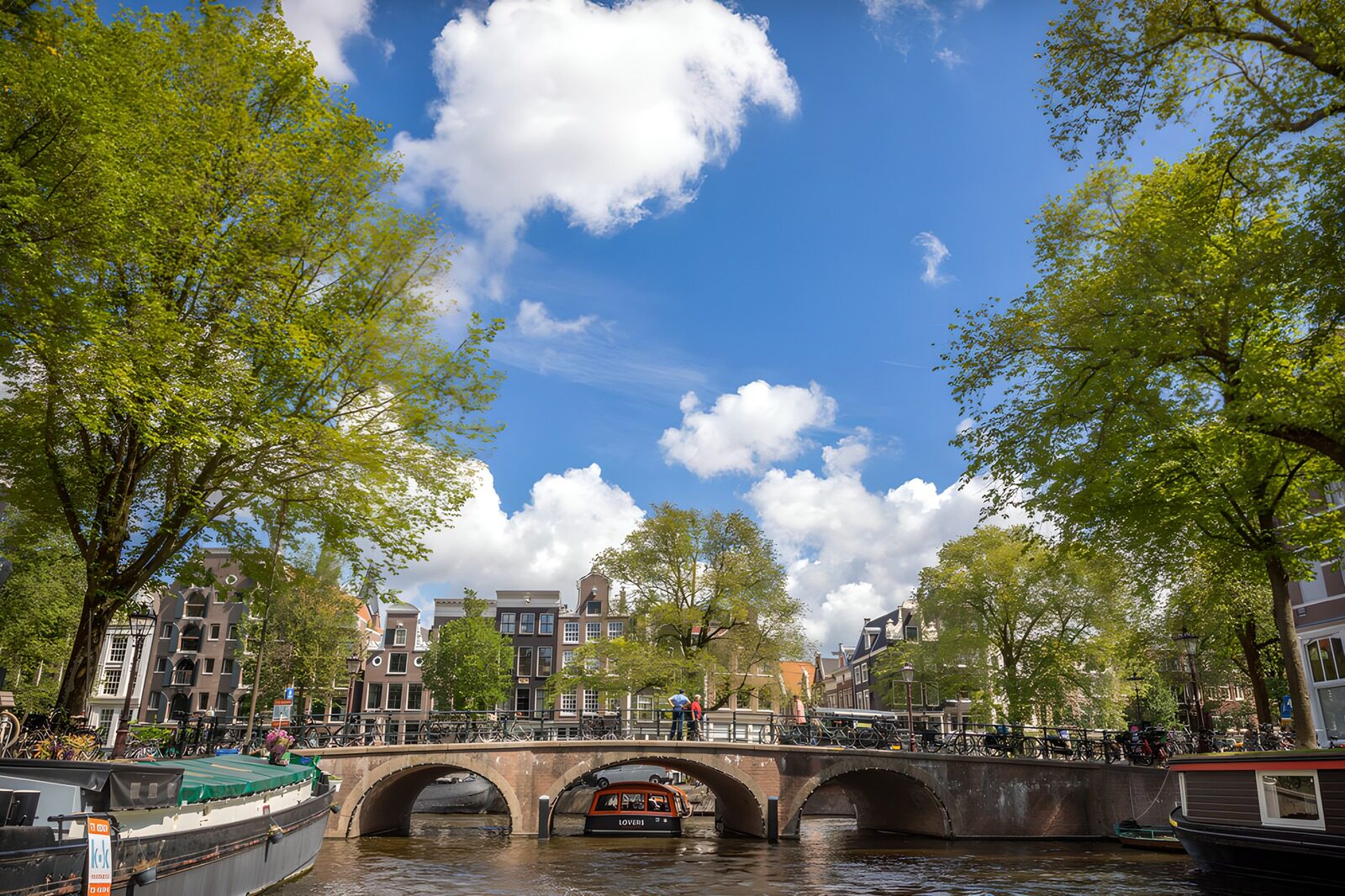 CW6715636: Zonnige Brug in Amsterdam