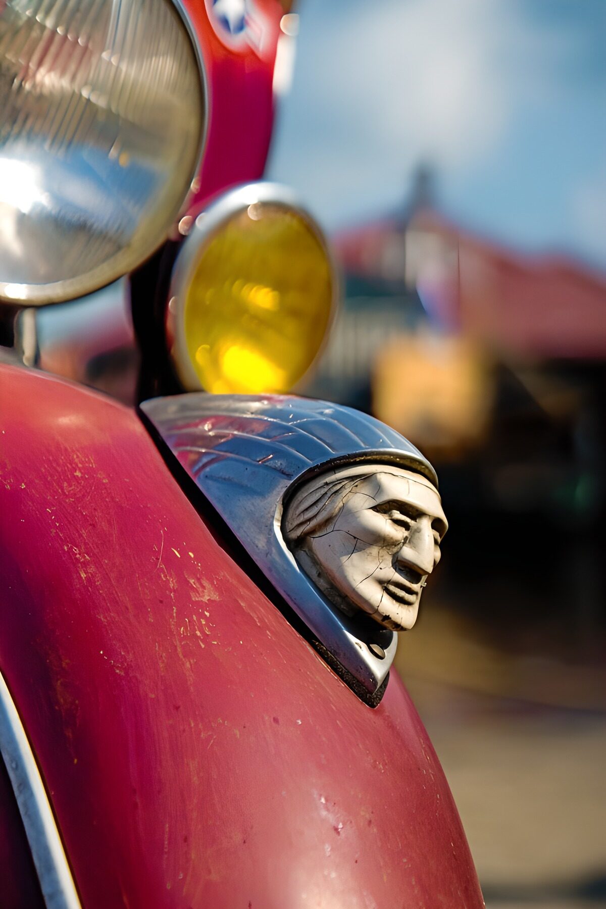 Vintage auto met uniek ornament
