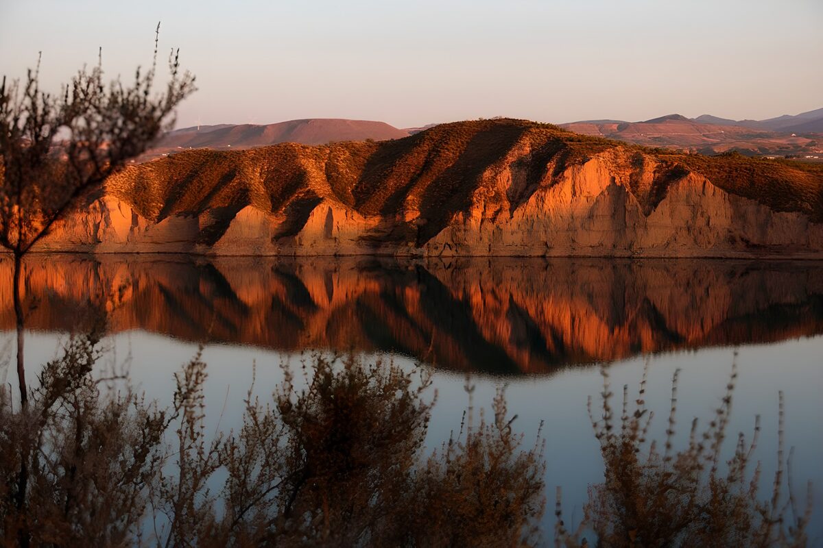 Rustige Reflecties op het Water