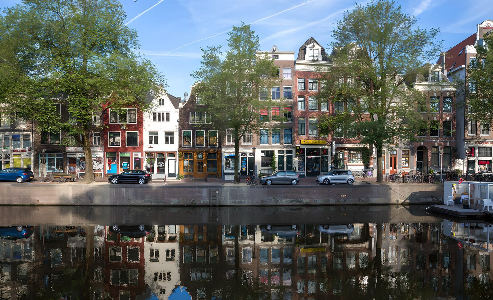 CW1061855: Pittoreske grachten in Nederland