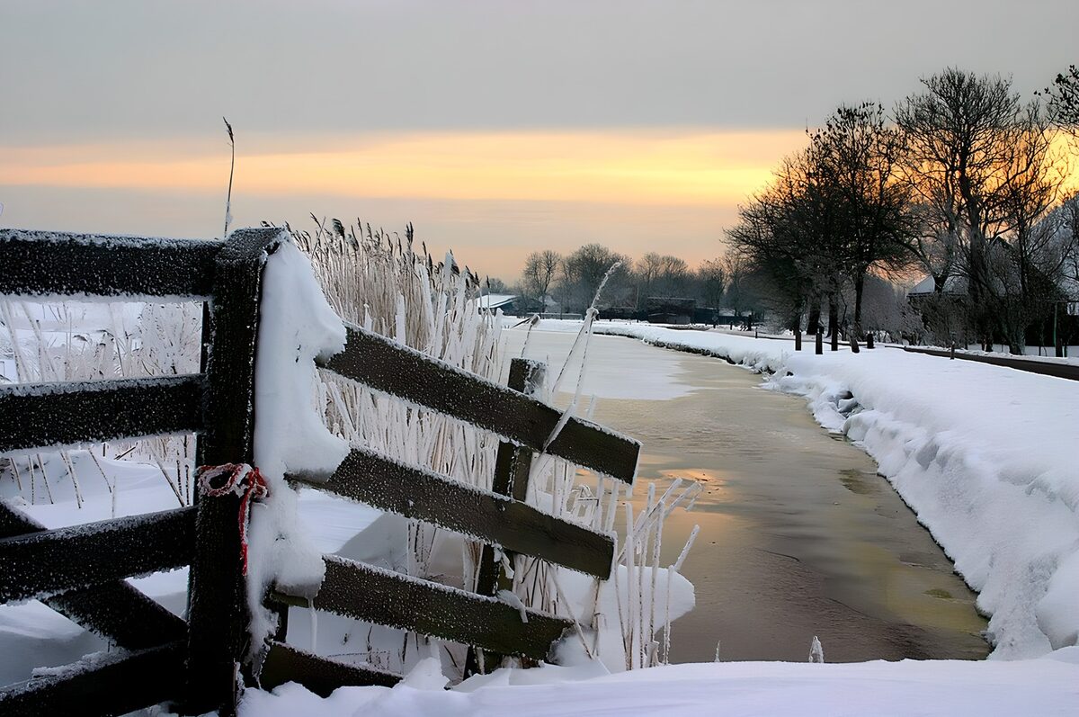 Winterse Sfeer aan de Rivier