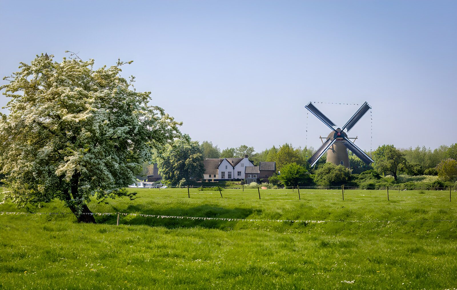 CW6855502: Pittoresk Landschap met Windmolen