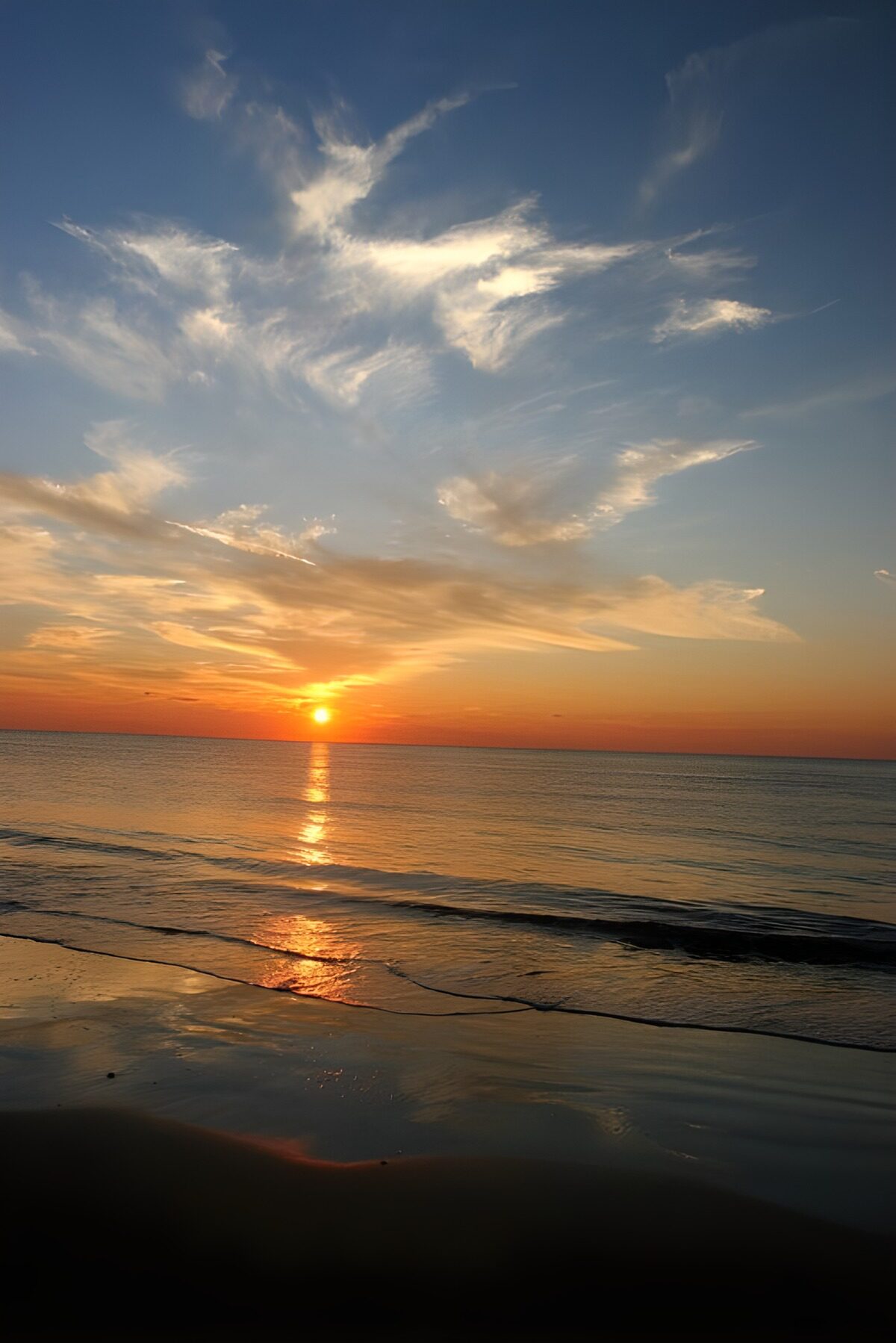 Zonsondergang boven de zee
