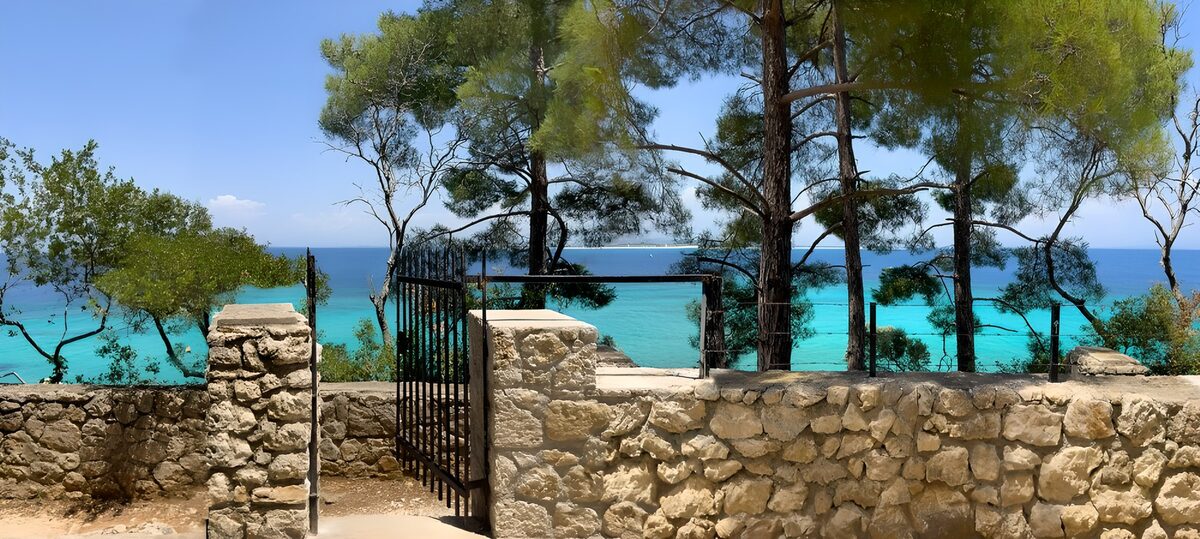 Betoverend uitzicht op de turquoise zee