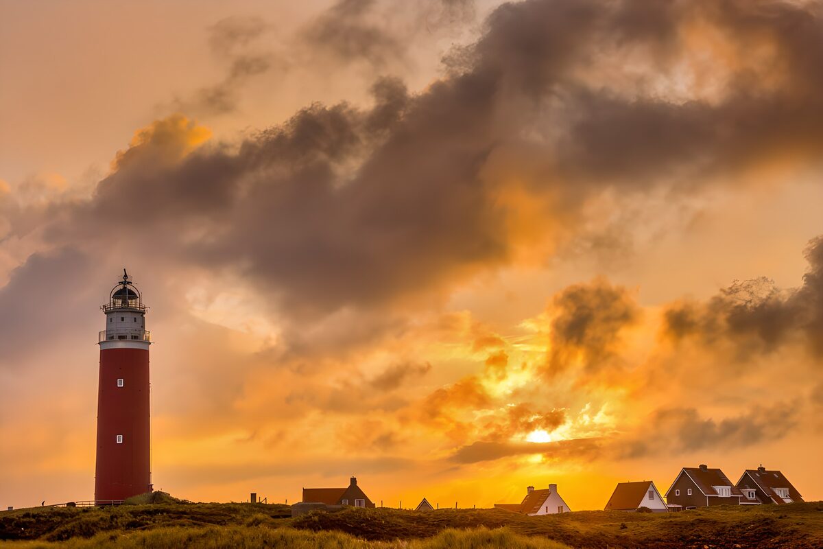 CW9512487: Vuurtoren bij zonsondergang