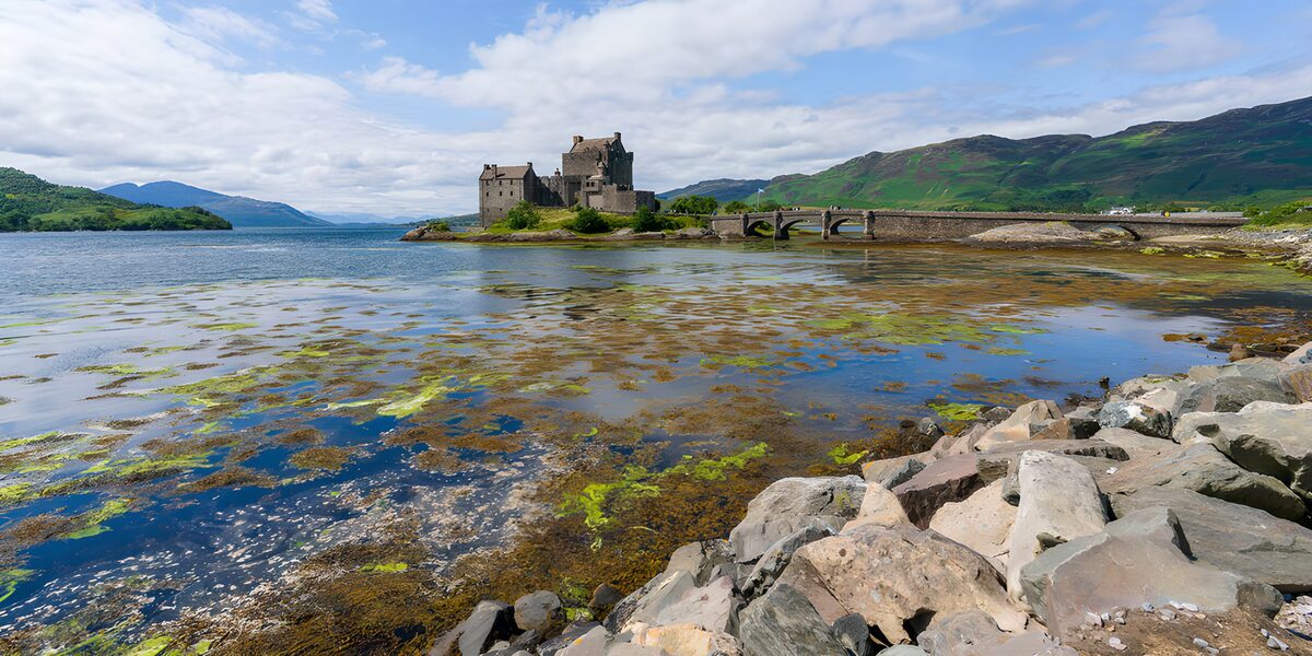Kasteel aan het Meer in Schotland