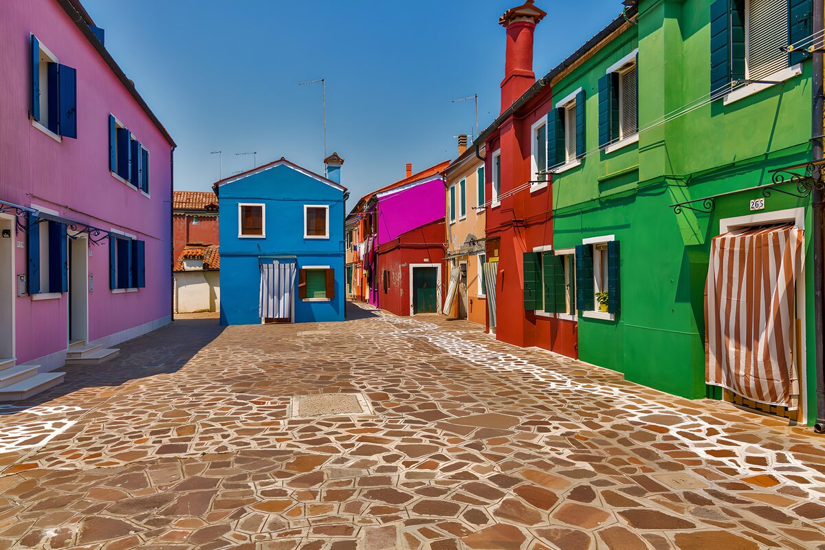 Kleurrijke straat op Burano