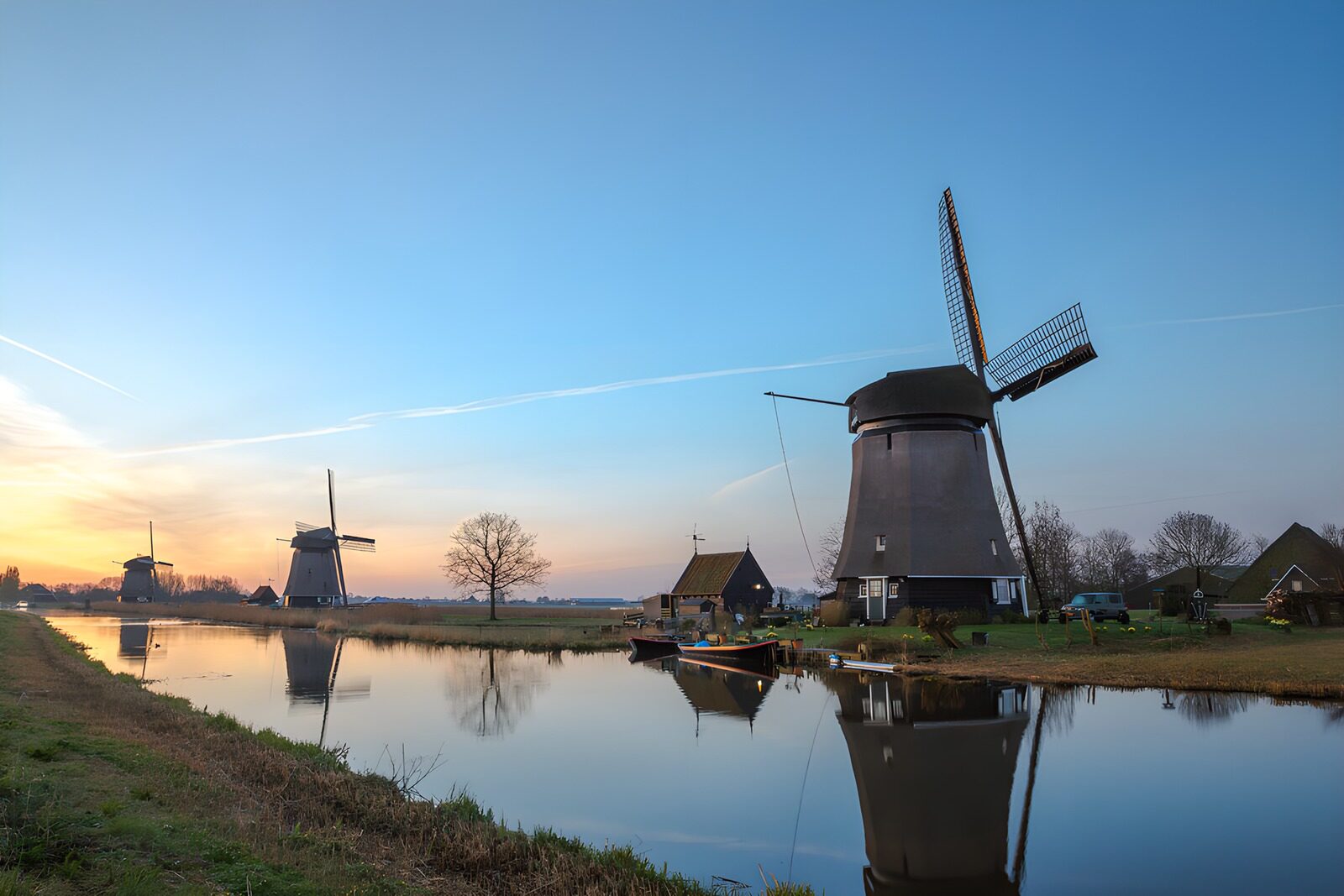 CW1853475: Molens bij ondergang van de zon