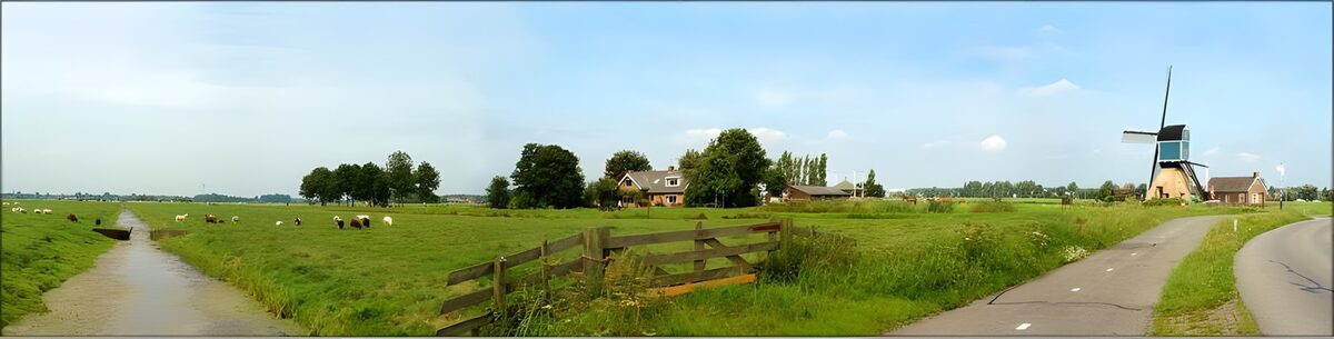 Typisch Nederlands Landschap met Molen