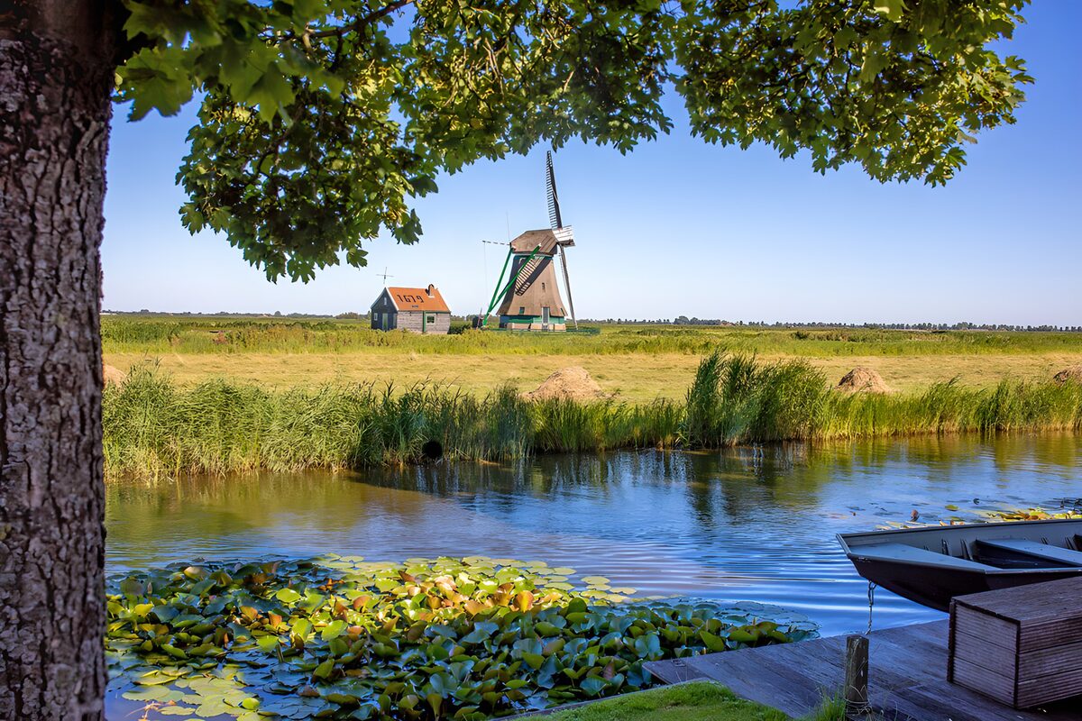 Pittoreske molen aan het water