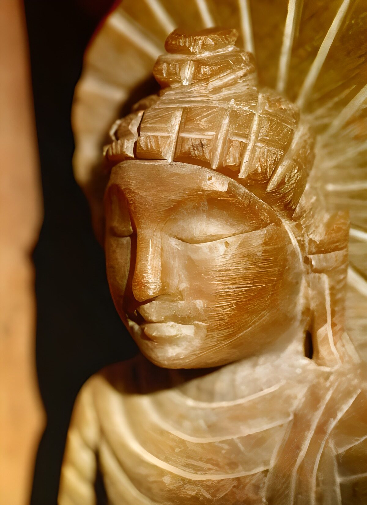 CW4630940: Houten beeld van een religieuze figuur
