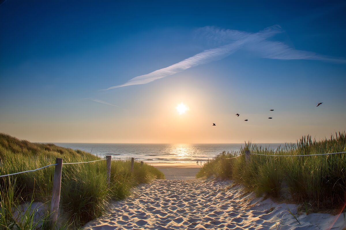Zonsondergang bij het strand