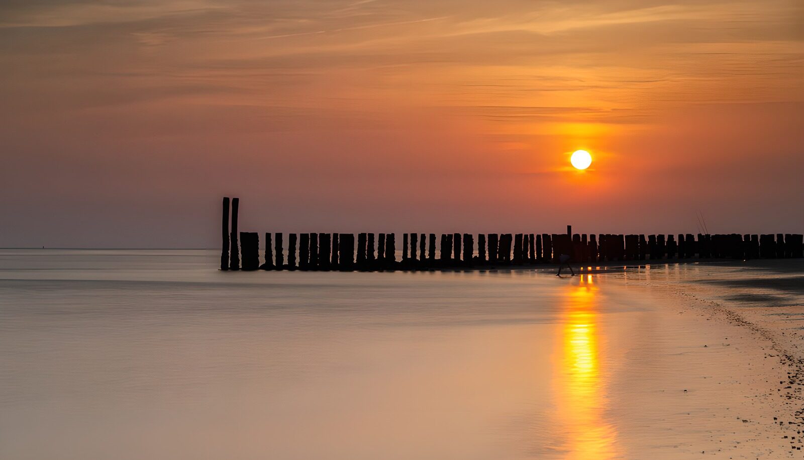 CW2280792: Zonsondergang bij de zee