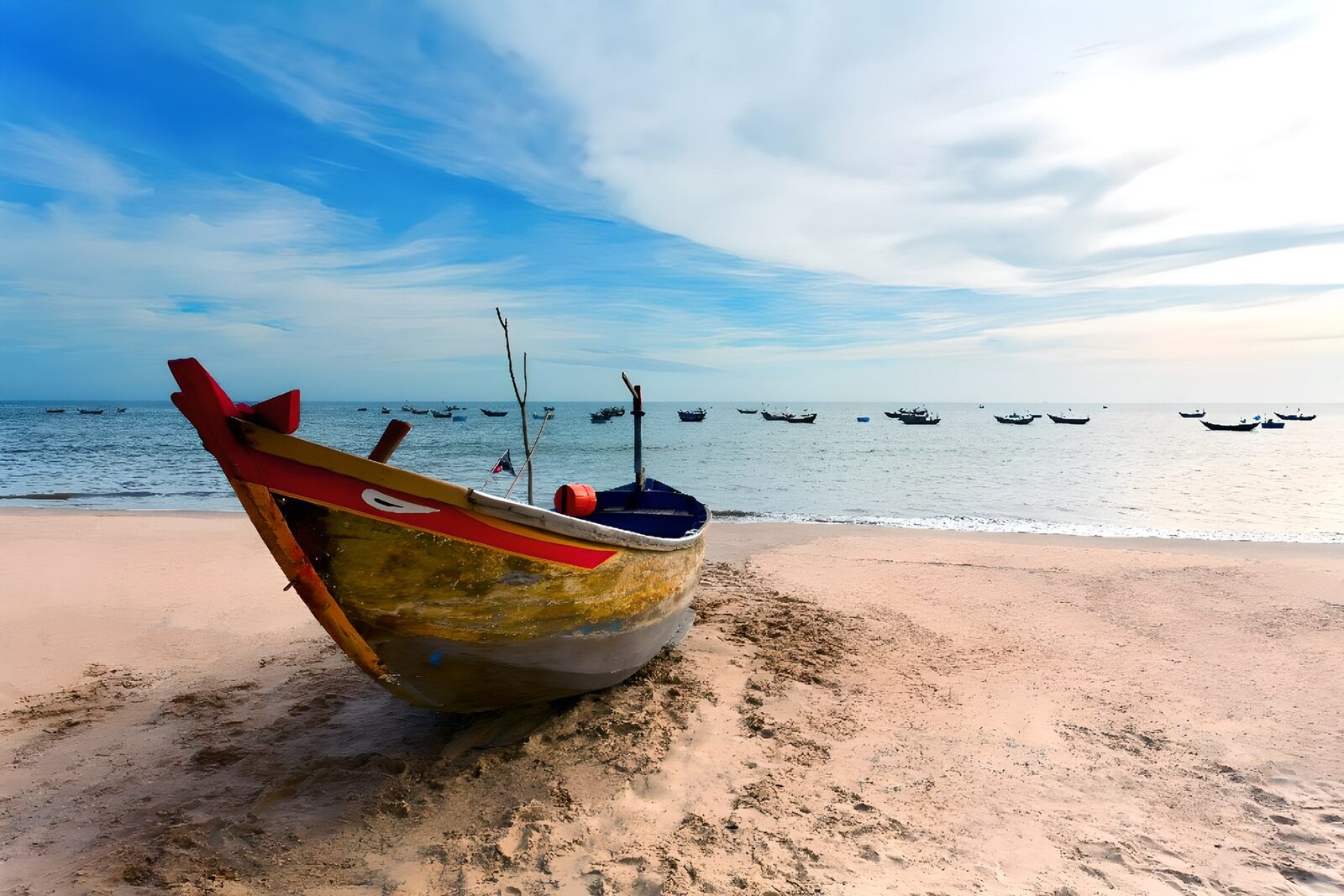 CW5111311: Vissersboot op het strand
