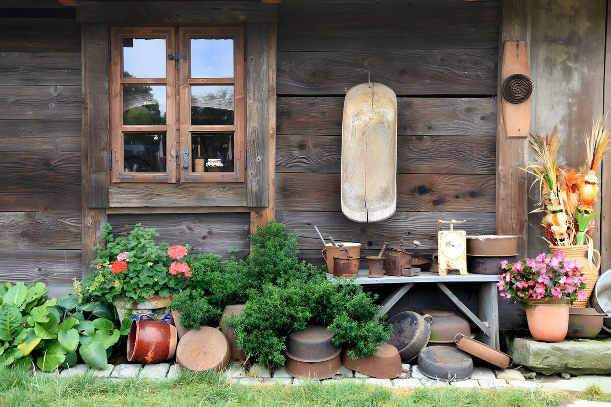 Oude boerderij met decoratieve elementen