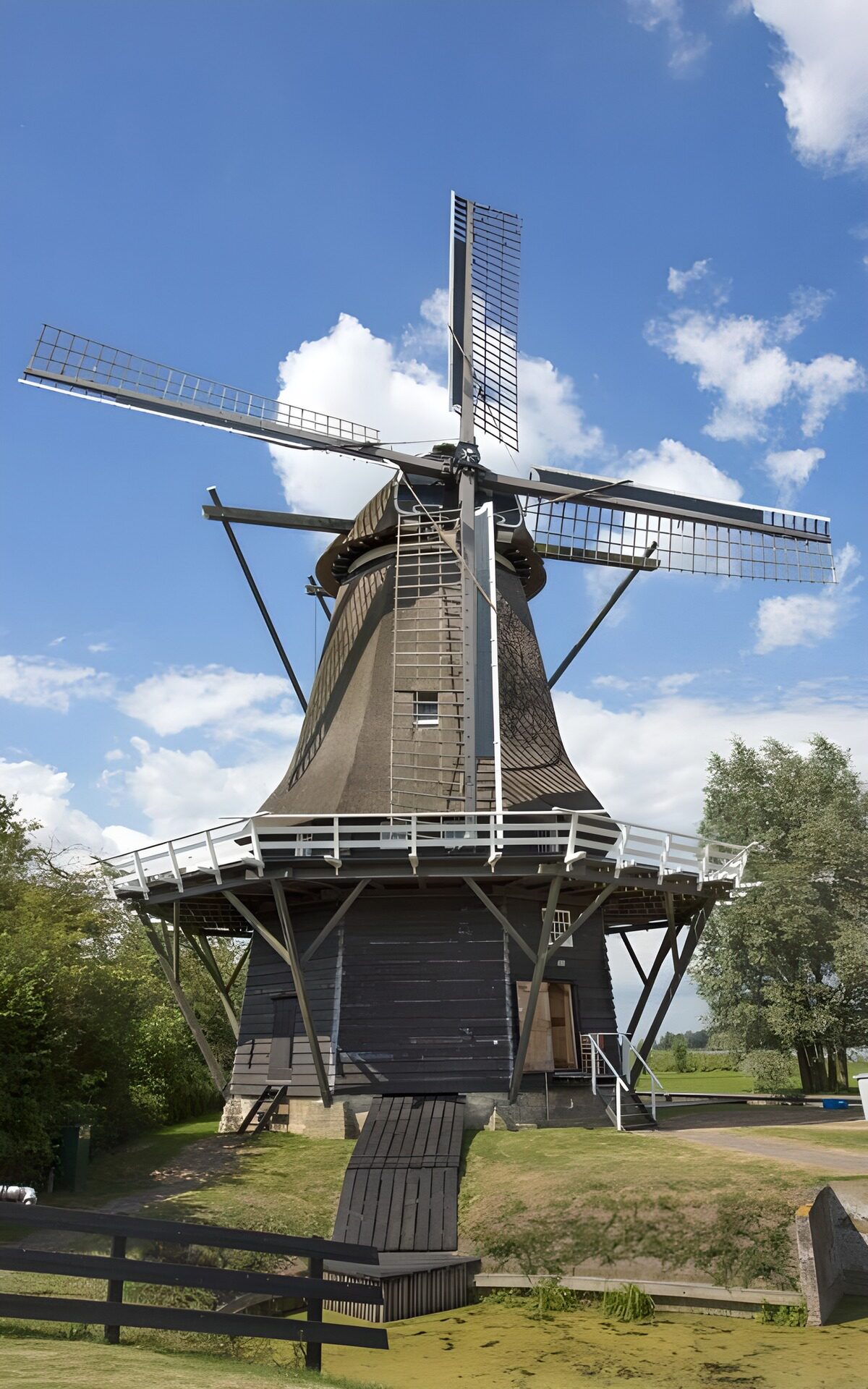 CW9729827: Iconische Nederlandse windmolen